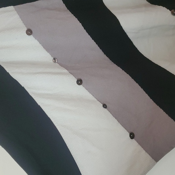 Ming Wang Asymmetrical Striped Batwing Top One Size Button Design - Picture 5 of 12